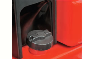 8.外(wài)觀簡潔(jié)金屬沖(chòng)壓件的(de)燃油蓋(gài)罩-杭州(zhōu)叉車内(nèi)燃叉車(chē)